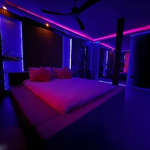 pure-zen-rotterdam.ihotelsrotterdam.com/